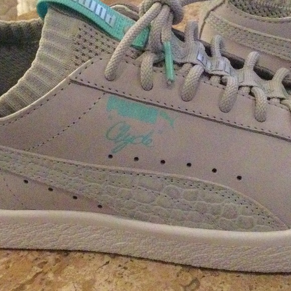 Gray  & mint green puma - Picture 4 of 7